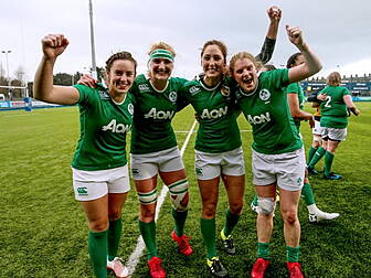 Irish female athletes celebrat...